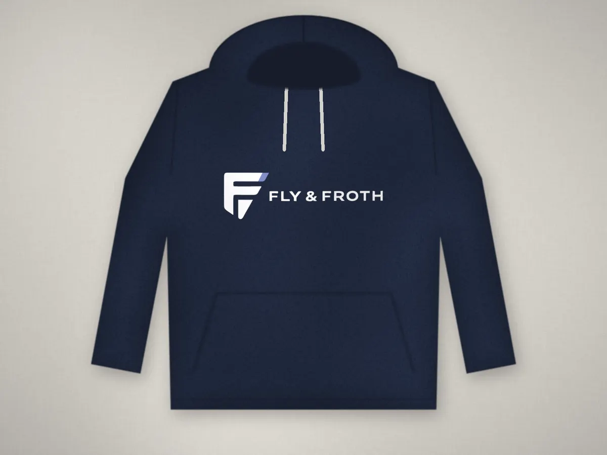 Visualisierung: dunkelblauer Hoodie mit dem vektorisierten Fly-&-Froth-Logo